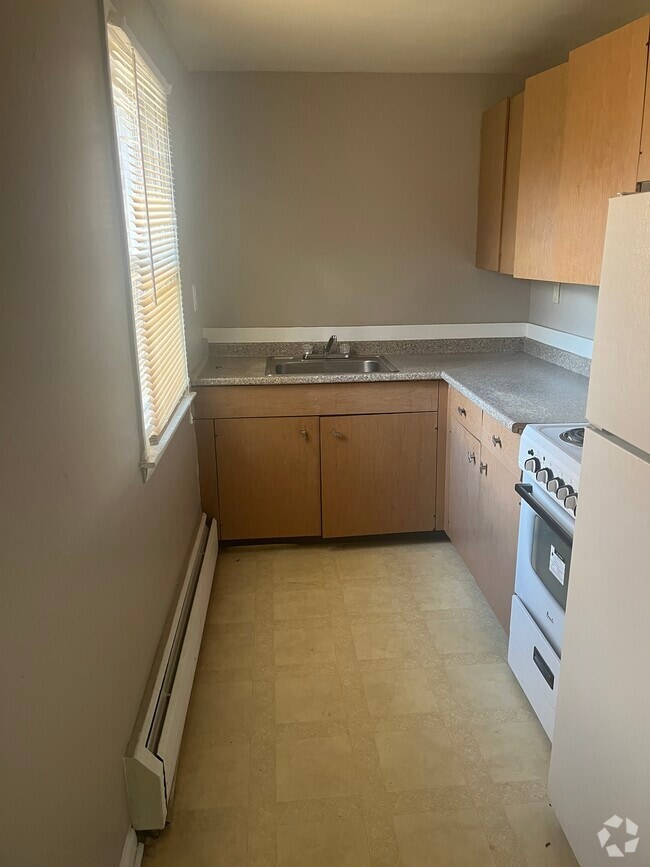 Building Photo - 74 Orchard St Unit C Rental