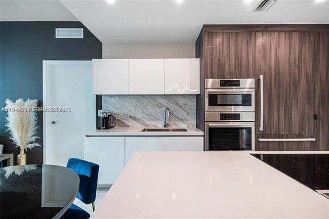 Photo - 851 NE 1st Ave Unidad 851 NE 1st Ave 4108