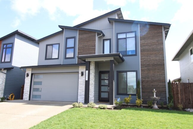 Photo - BEAUTIFUL 4+ BR, 2.5 BA TWO STORY HOME IN ...