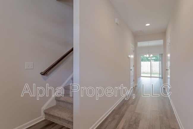 Photo - 8 Sabine Leaf Ct
