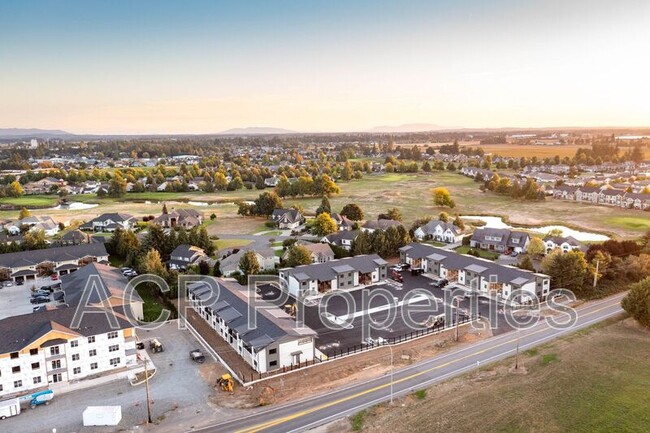 Building Photo - 669 E Badger Rd Unit #104 Rental