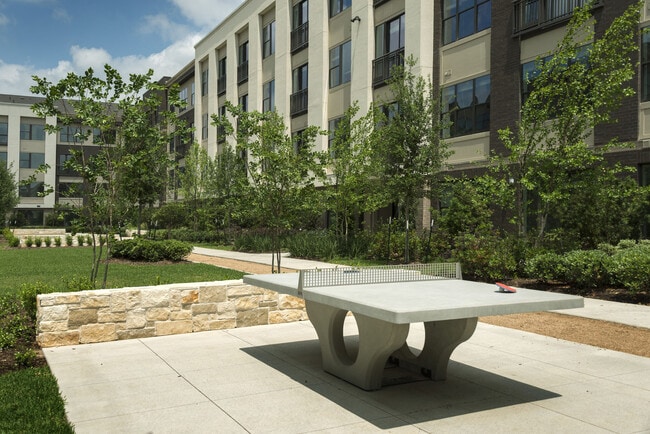 Photo - Viridian Design District