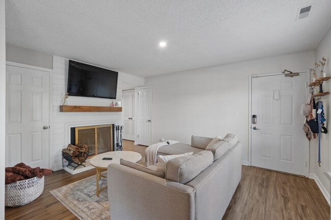 Photo - 5841 Brentwood Trce Unidad 5841