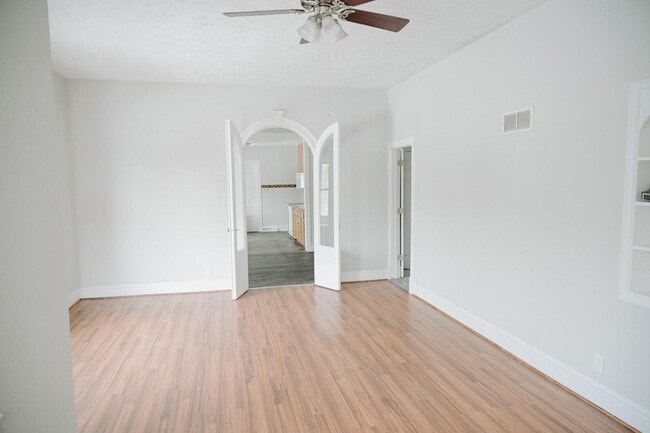 Photo - 2441 Templeton St