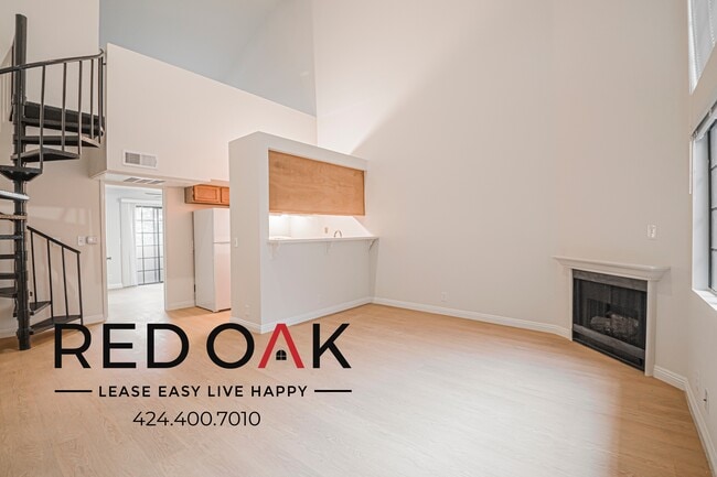 Building Photo - 4651 Cahuenga Blvd Unit 313