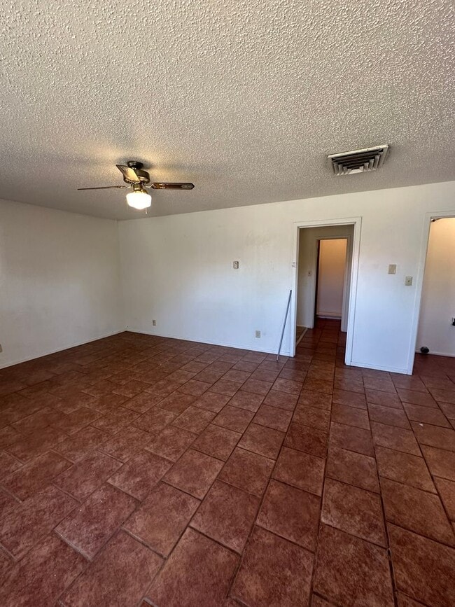 Photo - Very Spacious 1 Bed Du-Plex!