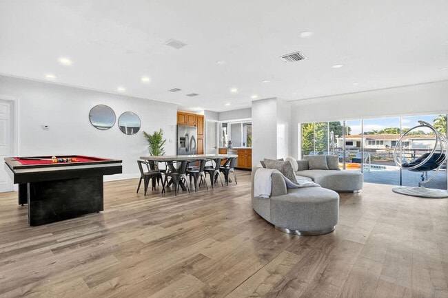 Photo - 2365 NE 195th St Unidad ID1372319P