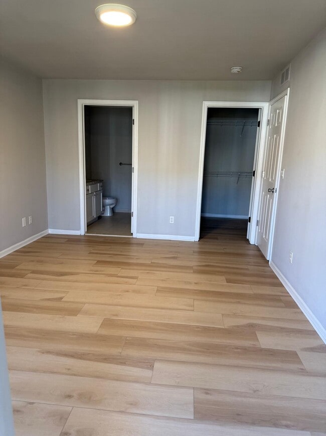 Master bed, with bath and closet inside - 5560 Pine Aires Dr Unit 5560 Pine Aires Dr