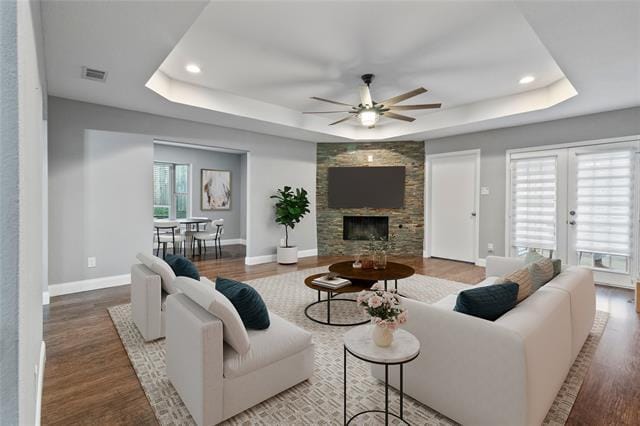 Photo - 1610 St James Dr