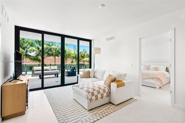 Building Photo - 9901 W Bay Harbor Dr Unit 305 Rental