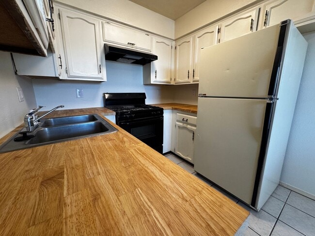 12209 Eric Ct NE Unidad 1491 - 12209 Eric Ct NE, Unit D