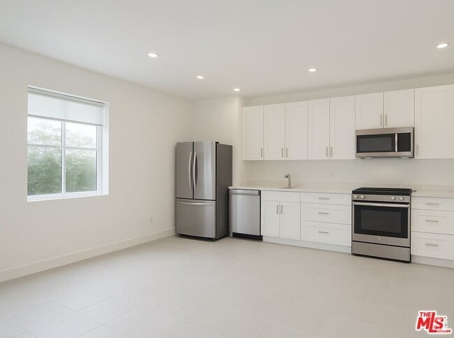 Building Photo - 834 S Shenandoah St Unit 102 Rental