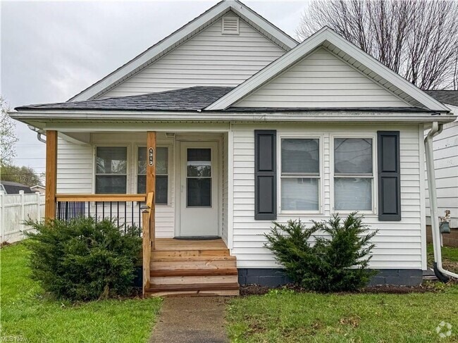 Building Photo - Recently Updated Rental