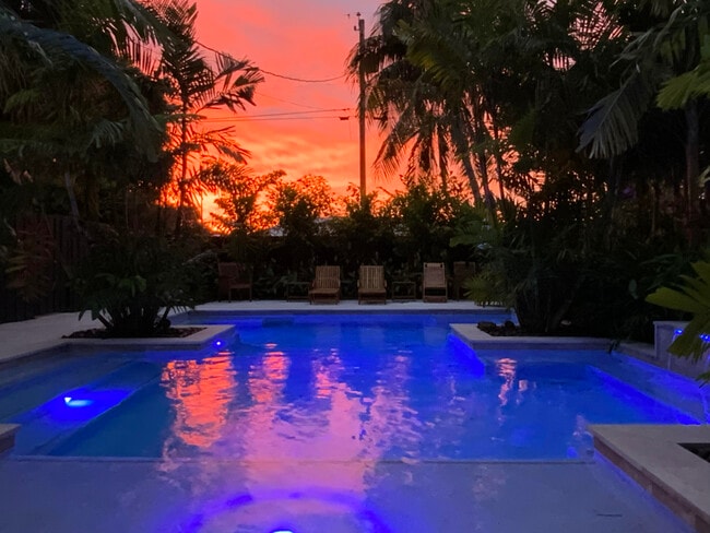 Building Photo - 634 SE 3rd Ave