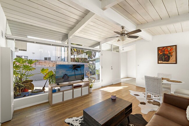 Photo - 139 W Canada Unit #B