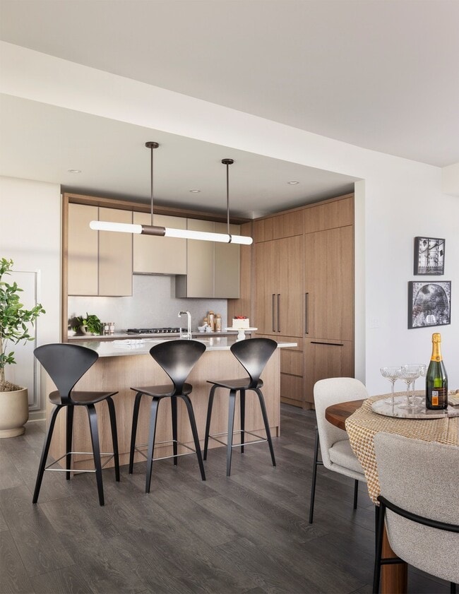 Photo - 164 N Peoria St Unidad 3002