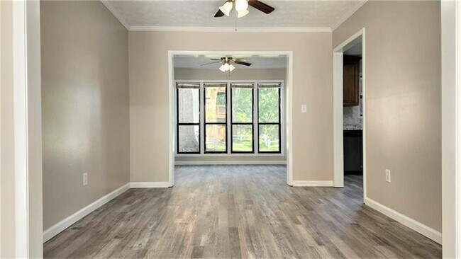 Photo - 401 Park Ridge Cir