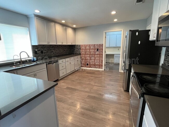 Photo - 3805 Rotterdam Ave