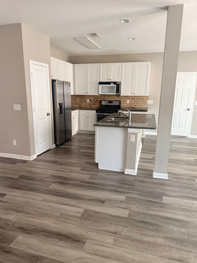 Photo - 6206 Lake Rock Ln