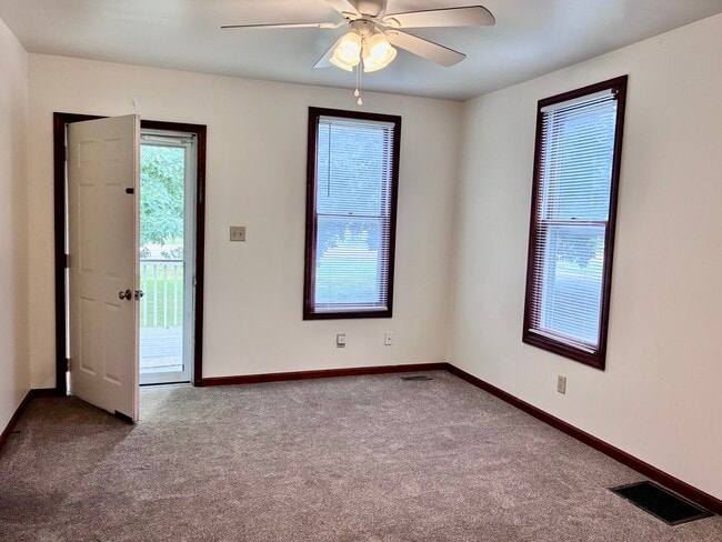 Photo - 1330 N Main St