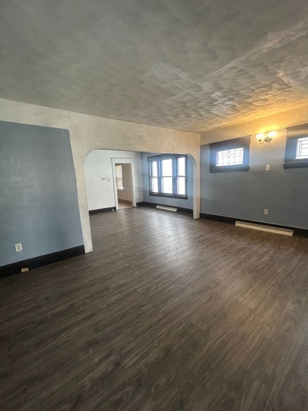 Photo - 81 St Florian St Unit Lower