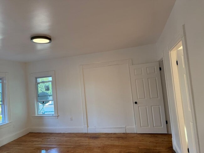 299 Pleasant St