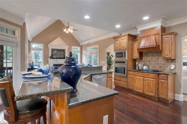 Photo - 415 Oxmoor Lake Dr