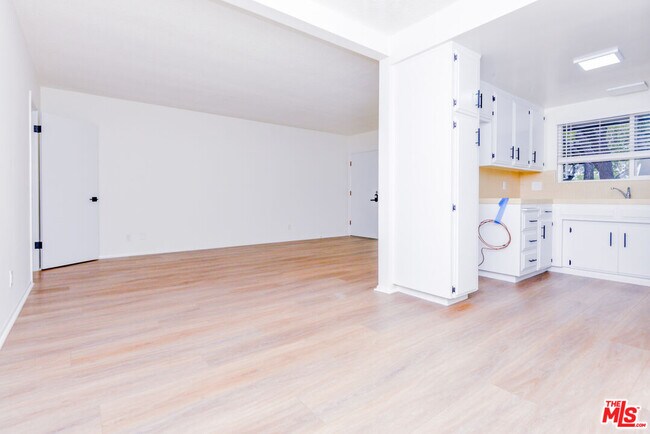 Photo - 1645 Beech Ave