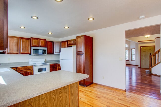 Photo - Spacious 4BR Home in Gleneagle!!!