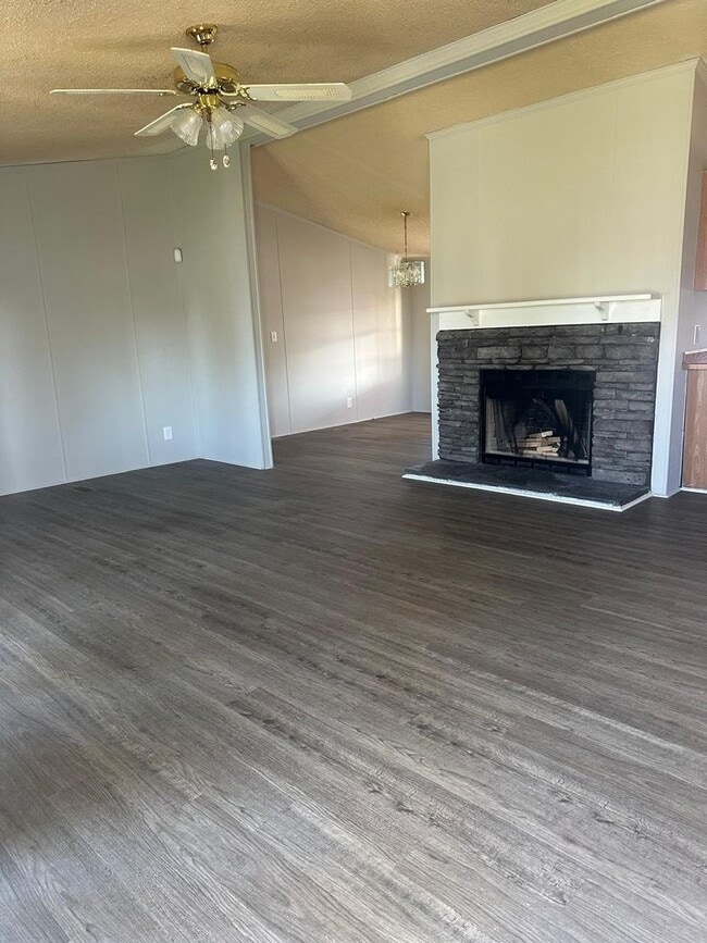 Photo - Murfreesboro Home on 2 acres with workshops. 3/2