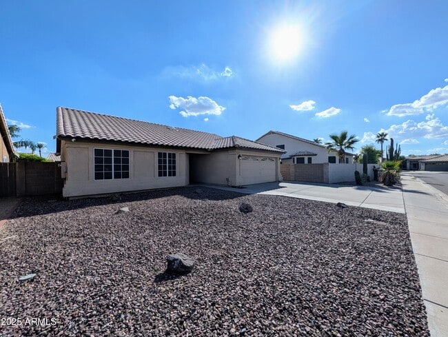 Photo - 8639 W Fullam St