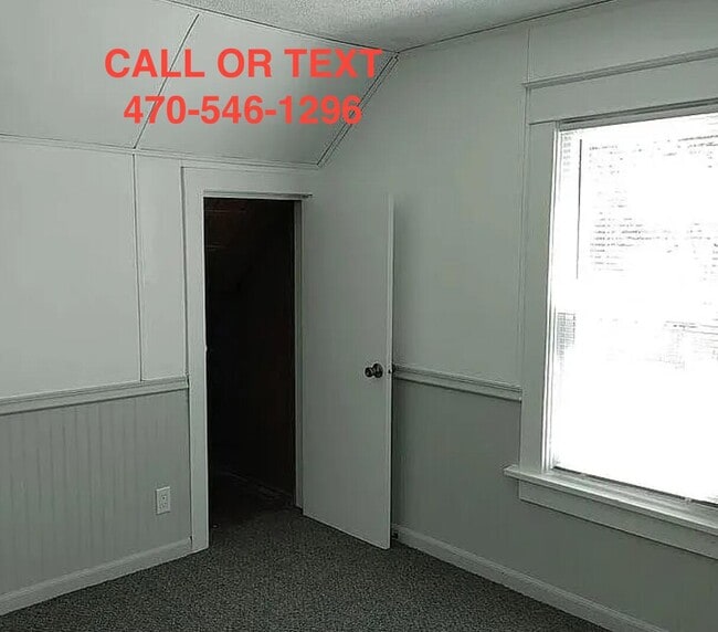 Photo - 3204 Caledonia St