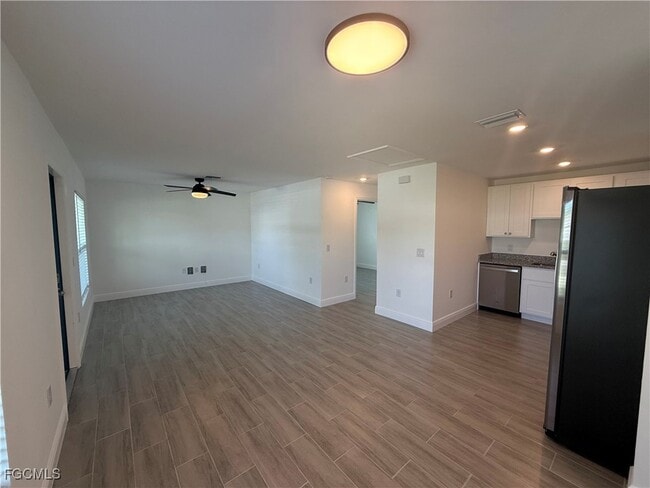 Photo - 915 Graystone Ave