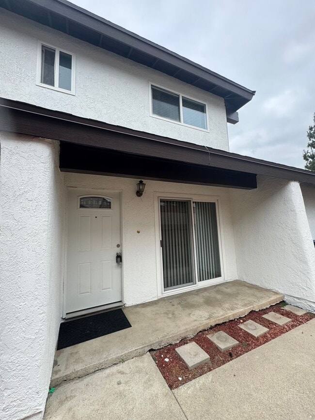 2210-2212 E Avalon Ave Unit 2212