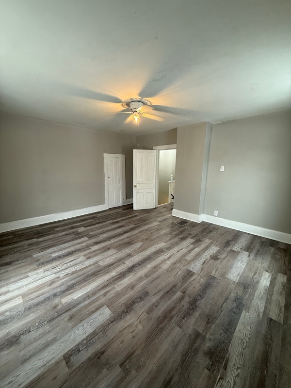 Building Photo - 831 S Lawn Ave