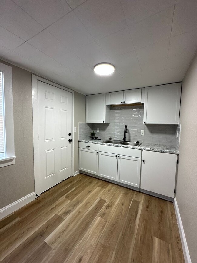 Photo - Charming 1 bed/1 bath apartment!