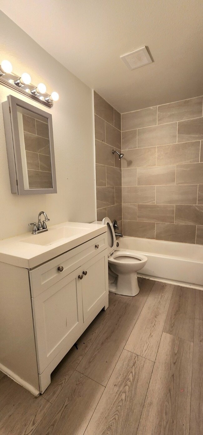 Photo - 6719 Narcissus St