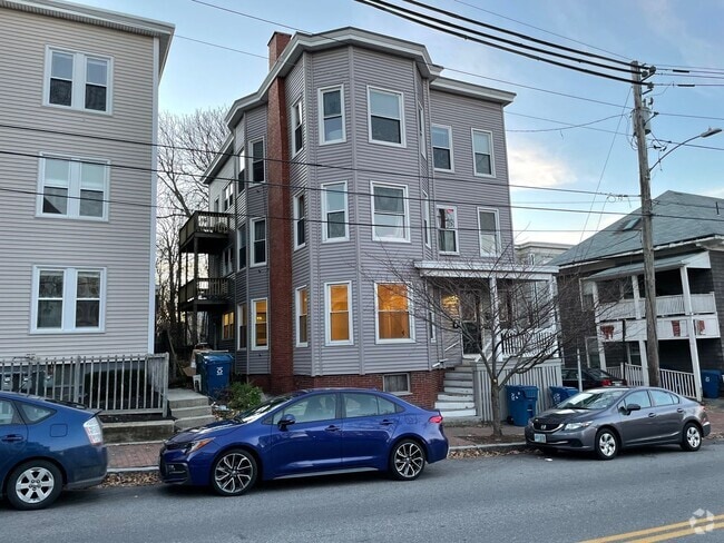 Building Photo - 94 Mellen St Unit 1 Rental