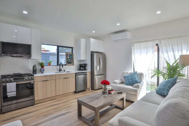 "Chic & Ready: Fully Furnished 2BR Home with Elegant Granite Touches in Long Beach"