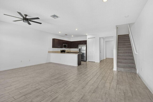 Photo - 4408 Hemlock Dr