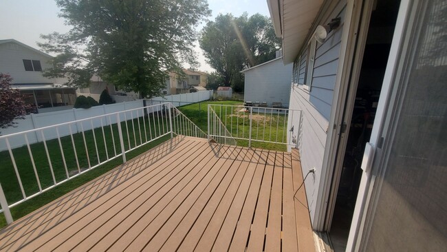 3 BEDROOM HOME IN ROY! - 3 BEDROOM HOME IN ROY!