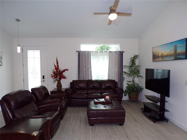 Photo - 326 Millport St NW