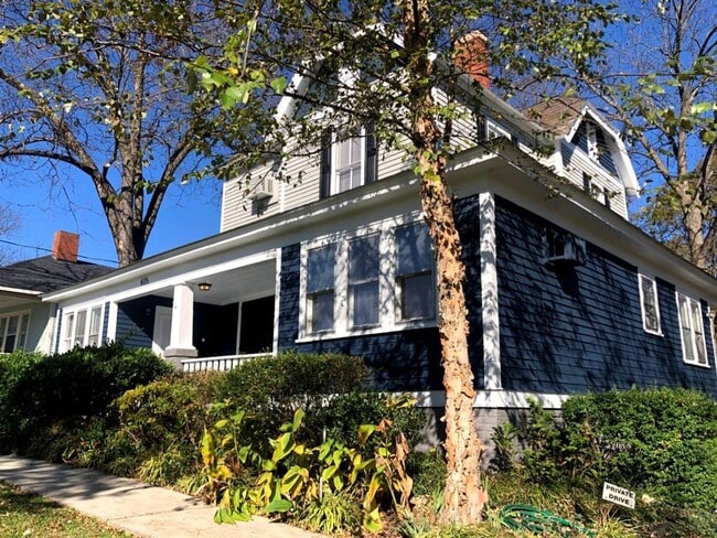 Photo - Studio apartment in Historical Burlington Unit D