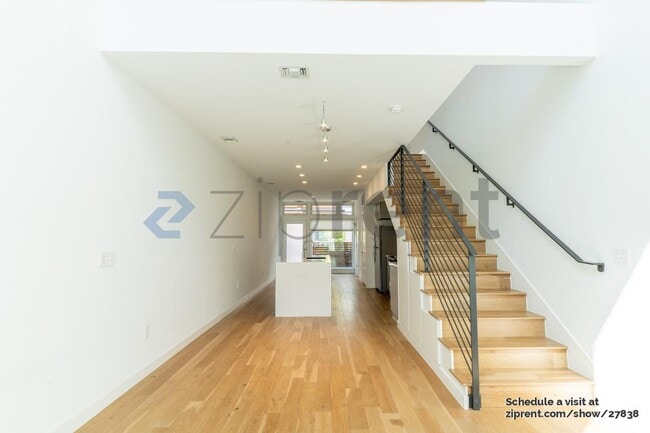 Photo - 2002 E 7th St