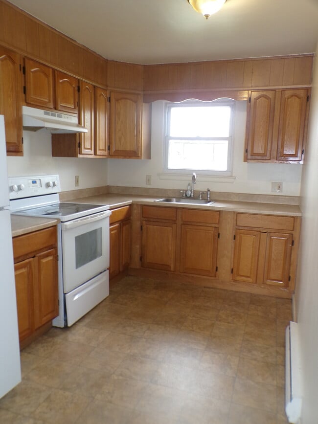 Building Photo - 1337 W Livingston St Unit 1337 W Livingston St Apt 3