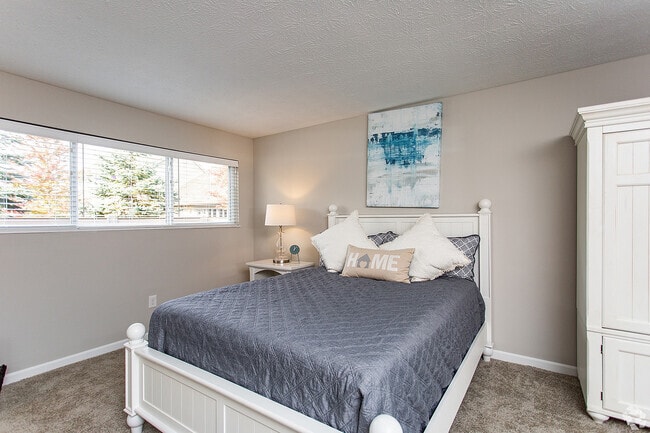 Building Photo - Sawmill Commons Rental