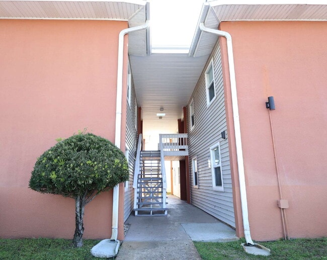 Photo - Move-in Special- $200.00 Off First Months Rent Unit 241