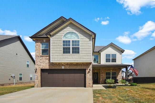 Pet Friendly Four Bedroom! - Pet Friendly Four Bedroom! House