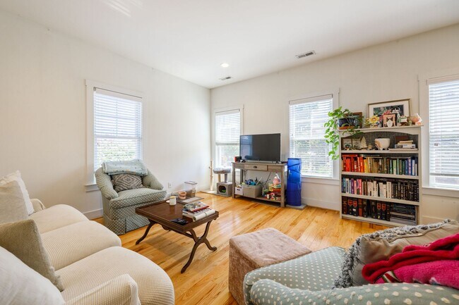 Photo - 408 N Robinson St Unidad A