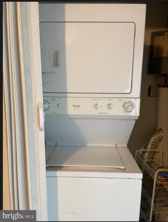 Photo - 16649 Geddy Ct Unit B